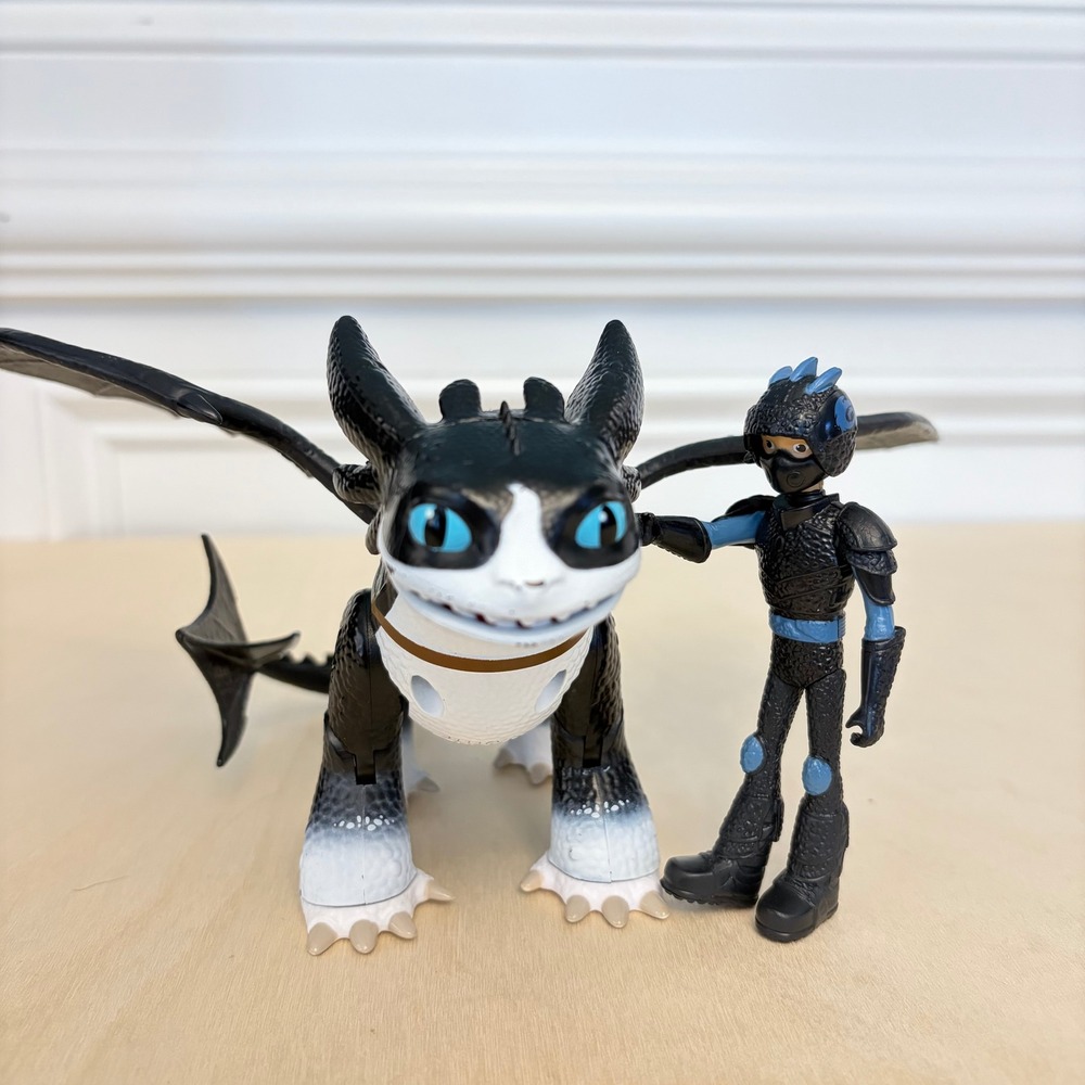 How to Train Your Dragon Nine Realms Tom & Thunder Light Action Figure Set Rare